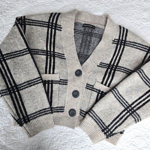 Moon & Madison Wool Blend Plaid Cardigan - Picture 1 of 12
